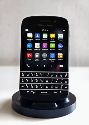 Blackberry Q10 come NUOVO – 2/ 16GB–tastiera QWERTY–8 MP–4G LTE–OS 10.3.3–AMOLED - Immagine 1 di 4