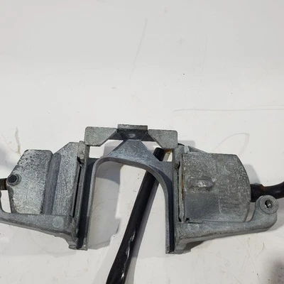 Interruptor de controle de coluna de direção usado serve: 1989 Saab 900 seta com con de cruzeiro - Imagem 1 de 4