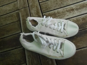 RARE CONVERSE TOILE BLANCHES 37,5 BE GENERAL A 12€ ACH IMM FP COM MOND RELAY !!! - Picture 1 of 9