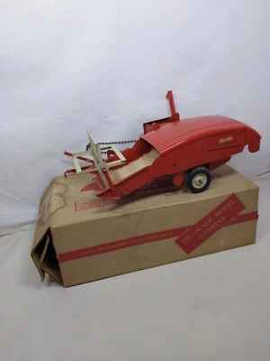 1/16 Carter Tru Scale Combine  Farm Toy in original box - Image 1 of 4