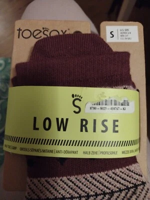 Toesox Low Rise Half Toe Grip Size Small Burgundy Wonderland NEW - Image 1 of 4
