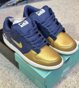 Size 9.5 - Nike SB Dunk Low QS x Supreme Metallic Gold 2019 - Picture 1 of 13