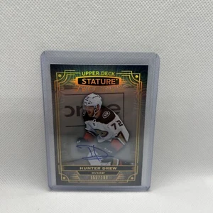2022-23 UD Stature Rookie Auto Hunter Drew RC 188/199 (MicDes) - Picture 1 of 2