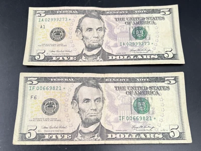 Lot of 2 2006 * Star $5 FRN Federal Reserve Notes Circulated #821 - Image 1 of 4