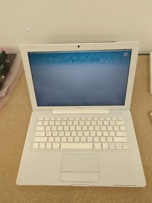 607 - MacBook  Core 2 Duo 2.0 13 (White/07) A1181  FOR PARTS / AS-IS - Image 1 of 4