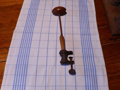 FER A REPASSER  ANCIEN COQ  AVEC ETAU - Photo 1/4