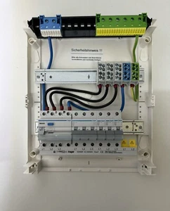 Hager Volta VA24CN Unterverteilung Tür Aufputz Verdrahtet Sicherungskasten - Bild 1 von 9