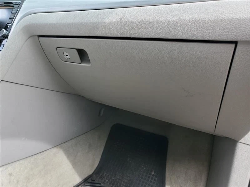 Conjunto de guantera gris 561-857-101 OEM 2013 Volkswagen Passat Foto 1 de 4