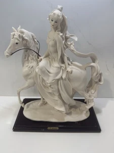 Giuseppe Armani Florence Figurine 1985 | “Lady On Horse” | 100% Authentic! - Picture 1 of 13