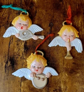 Tre angeli vintage in ceramica dipinti a mano ornamenti - Foto 1 di 15