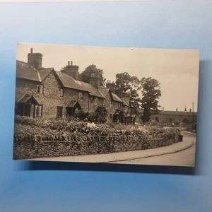 Foto real Turvey postal C1920 Bedfordshire antigua fila de cabañas - Imagen 1 de 2