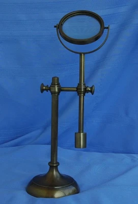 Antigua lupa de latón sobremesa ajustable lector de mapas con soporte Foto 1 de 4