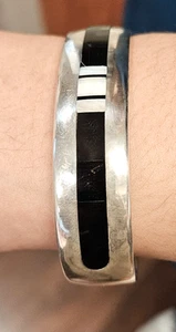 Sterling silver cuff V. Benally opal and Onyx inlay bracelet - Picture 1 of 8