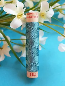 551B/ Beautiful Antique Bobbin Pure Silk Thread Gutermann Light Blue No. 761 - Picture 1 of 1
