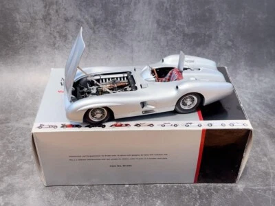 1/18 CMC Merceds Benz W196R 1954/55 Streamliner Body Silver w/ Box M-044 Minicar - Image 1 of 4
