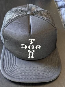 BLACK CAP/MESH DOG TOWN VERY GOOD CONDITION - Picture 1 of 9