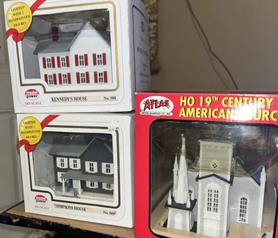 HO Scale Lot (3) 19th Century Church + 2 Lit Houses.  - Image 1 of 4