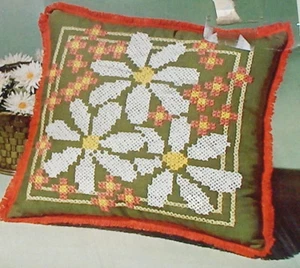 LeeWards "Shasta Daisy" Stamped Cross Stitch Pillow Kit 17" - Picture 1 of 3