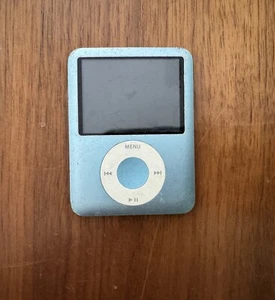 iPod Mini 8gb in blue - Picture 1 of 3