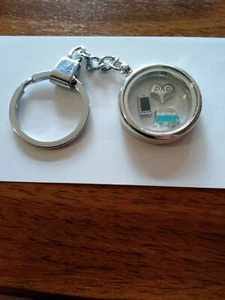 Floating Memory Locket Keyring - Picture 1 of 2
