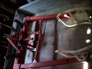 Ballenzange mit Euroaufnahme für Silage Rundballen in Folie - Bild 1 von 4