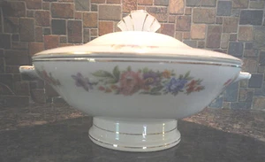HOMER LAUGHLIN VIRGINIA ROSE HANDLED COVERED CASSEROLE VEGETABLE ROUND LID GOLD - Picture 1 of 10