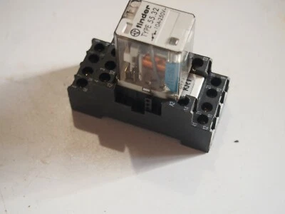 Relais FINDER 55 32 24VDC - Photo 1/3