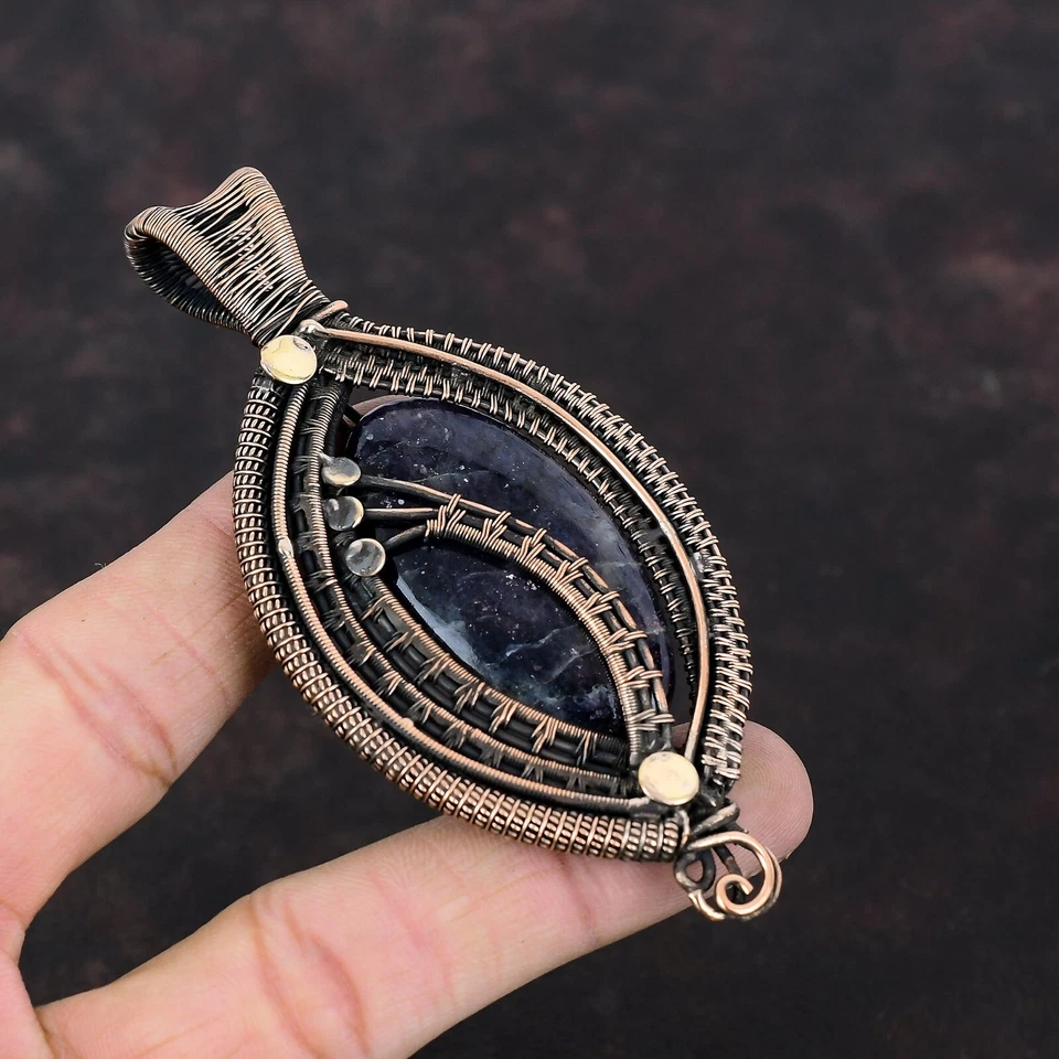 Colgante envuelto en alambre de piedra solar de iolita hecho a mano cobre regalo joyería 3,94" Foto 1 de 4