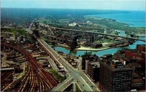 Cleveland OH Industrial Valley Terminal Tower Chrome Postcard 801 - Foto 1 di 2