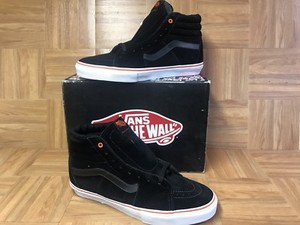 vans laranja e preto