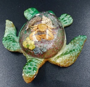 Vtg Turtle Figurine Resin Shell W/Real Crab & Shells Realistic Under Water Scene - Picture 1 of 8
