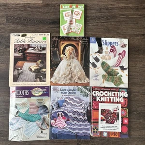 Lote de 7 libros de patrones de ganchillo y tejido corredores de mesa pantuflas muñecas más - Imagen 1 de 16