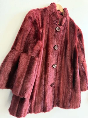 Abrigo Terry Lewis Classic Luxuries rojo imitación piel manga 3/4 para mujer’s L NUNCA USADO Foto 1 de 4