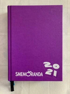 DIARIO AGENDA SMEMORANDA 2020/2021 MISURA L VIOLA SCRITTA BIANCA cod.24309 - Foto 1 di 3