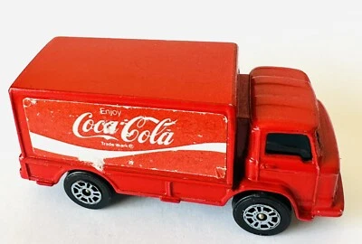 1973 VINTAGE CORGI JUNIORS COCA COLA #87 DELIVERY TRUCK LEYLAND TERRIER - Image 1 of 4