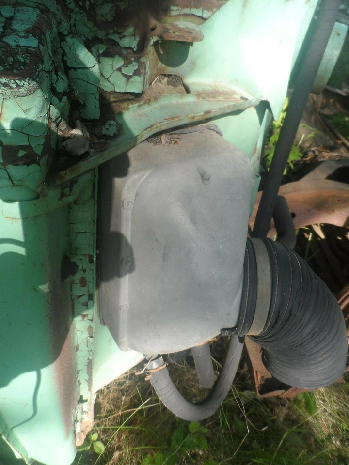 1956 Cadillac купе DeVille нагреватель коробка на капоте, справа - Изображение 1 из 1