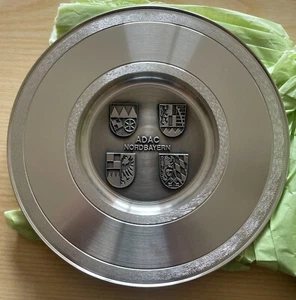 Zinnteller ADAC Nordbayern mit Wappen Kreiselmeyer 27cm Ø Handgegossen Reinzinn - Bild 1 von 5