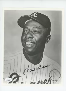 Hank Aaron - 8X10 Autographed Photo - JSA (CB89788) - Picture 1 of 2