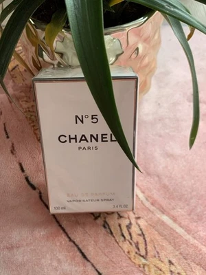 chanel perfume n 5 Eau De Parfum 100 ml new - Image 1 of 4