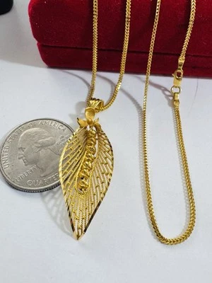 Solid 22K 916 Rare Fine Yellow Gold Flower Leaf Necklace 20” long 1.6mm 7.9g - Image 1 of 4