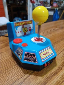 Vintage Namco Ms. Pac-Man 2004 5-in-1 Plug & Play TV getestet/spielt super! SCHNELLER VERSAND! - Bild 1 von 24