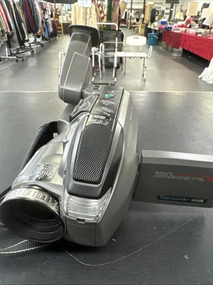 Panasonic Palmcorder PV-L550D VHS-C Camcorder Video Camera Untested (A1) - Image 1 of 4