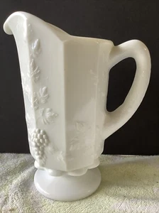JARRA DE AGUA DE VID VINTAGE WESTMORELAND 9" - Imagen 1 de 4
