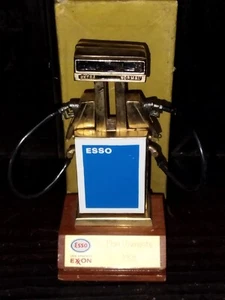VINTAGE VERY RARE ARGENTINA ESSO GASOLINE PUMP OIL COMPANY EXXON BRONZE SOUVENIR - Picture 1 of 9