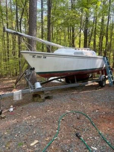1976 O'Day 22' Sailboat w/ Clean Title and Trailer - Picture 1 of 16