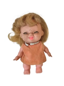 Bambola vintage evergreen anni 60 lentiggini faccia divertente 6” Moody Cuties Hong Kong - Foto 1 di 4
