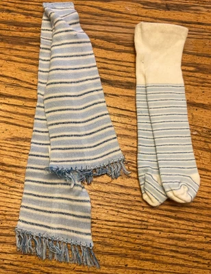Medias y bufanda a rayas de punto azul pálido American Girl Bitty Baby Winter Wonderland Foto 1 de 4