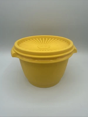 Vintage Yellow Tupperware Servalier Bowl 886-18 with Lid 812-15 - Image 1 of 4