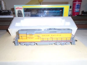 ATLAS / KATO #8217 EMD GP-7 DIESEL LOCOMOTIVE-UNION PACIFIC #718 HO - Picture 1 of 6