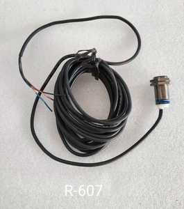 TELEMECANIQUE XS518B1PAL5 INDUCTIVE PROXIMITY SWITCH *NEW* FAST SHIPPING - Picture 1 of 11